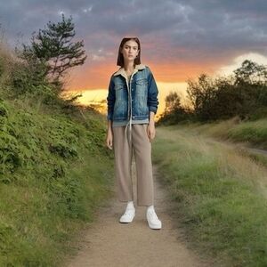 Abercrombie & Fitch Women's Denim Trucker Jacket Size S Sherpa Lined Blue VG